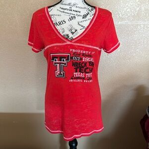 Texas Tech T shirt says Lubbock Tx on it
